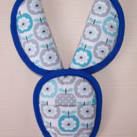 Gurtpolster & Schnallenpolster für Babyschalen, Apfel blau /weiß