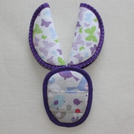 Gurtpolster & Schnallenpolster für Babyschalen, Schmetterlinge lila/grau