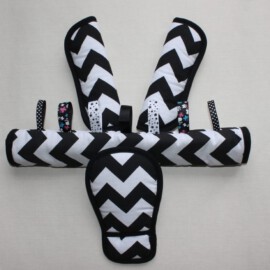 Bügelbezug ,Gurtpolster und Schnallenpolster , “Zig Zag chevron schwarz/weiss”