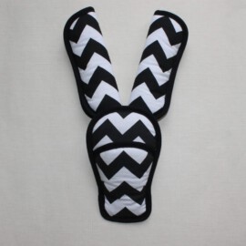 Gurtpolster und Schnallenpolster für Buggy , Zig Zag chevron schwarz/weiss