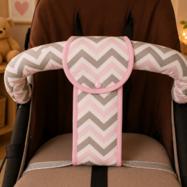 Schrittgurt und Bügelbezug , Zig Zag chevron rosa/weiss/grau
