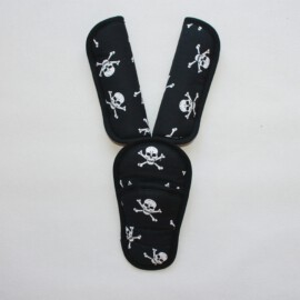Gurtpolster und Schnallenpolster , „Totenkopf“